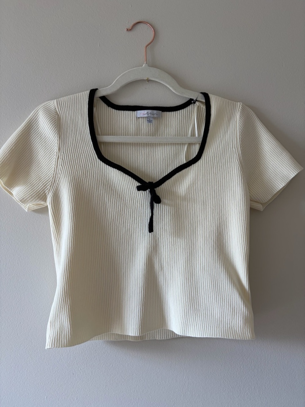 Ribbed Short-Sleeve Bow-Front Top in Cream